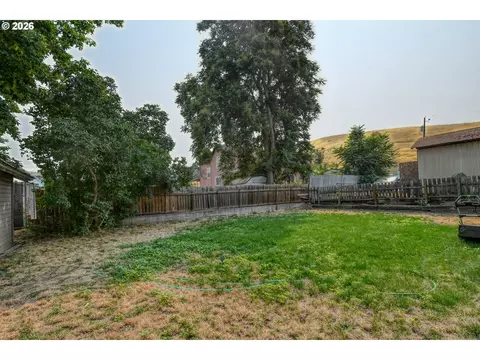 Exterior - 420 SE 10th St, Pendleton, OR 97801 photo 6 of 6