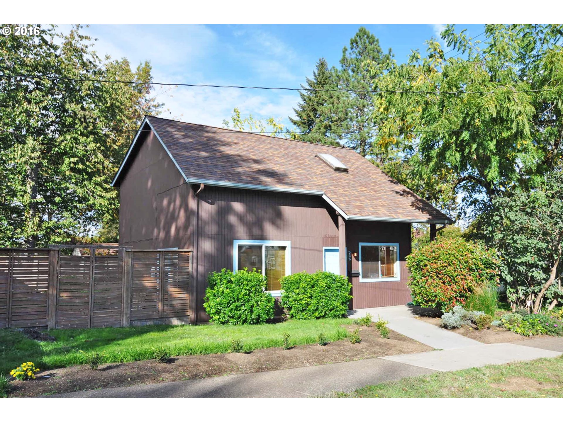 555 W 20th Ave, Eugene, OR 97405 photo 1