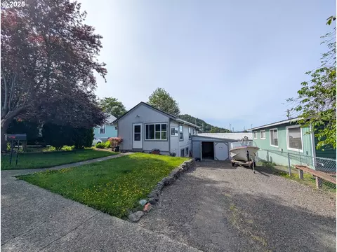 1157 Fir Ave, Reedsport, OR 97467