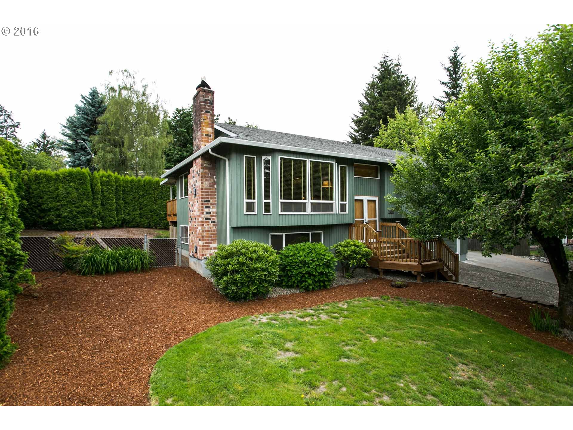 2095 SE Spruce Ave, Gresham, OR 97080 photo 1