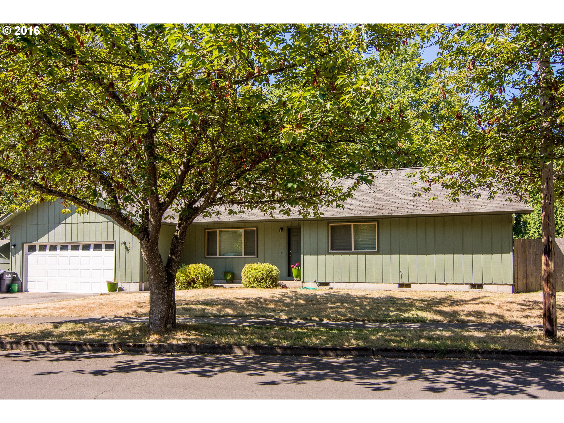 588 S 44th St, Springfield, OR 97478 photo 1