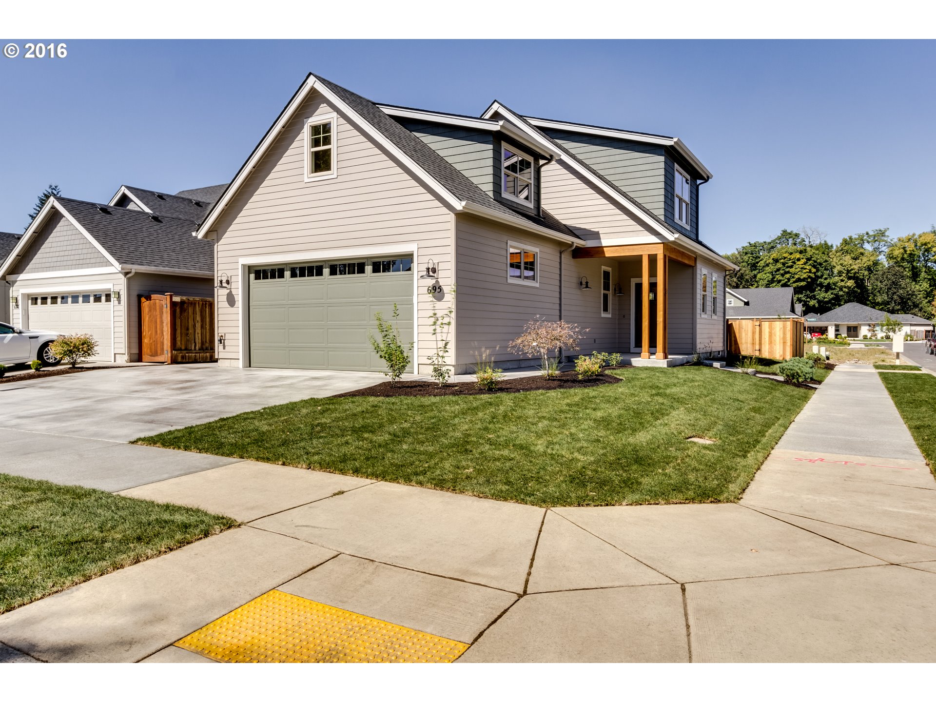 695 Watson Dr, Eugene, OR 97404 photo 1