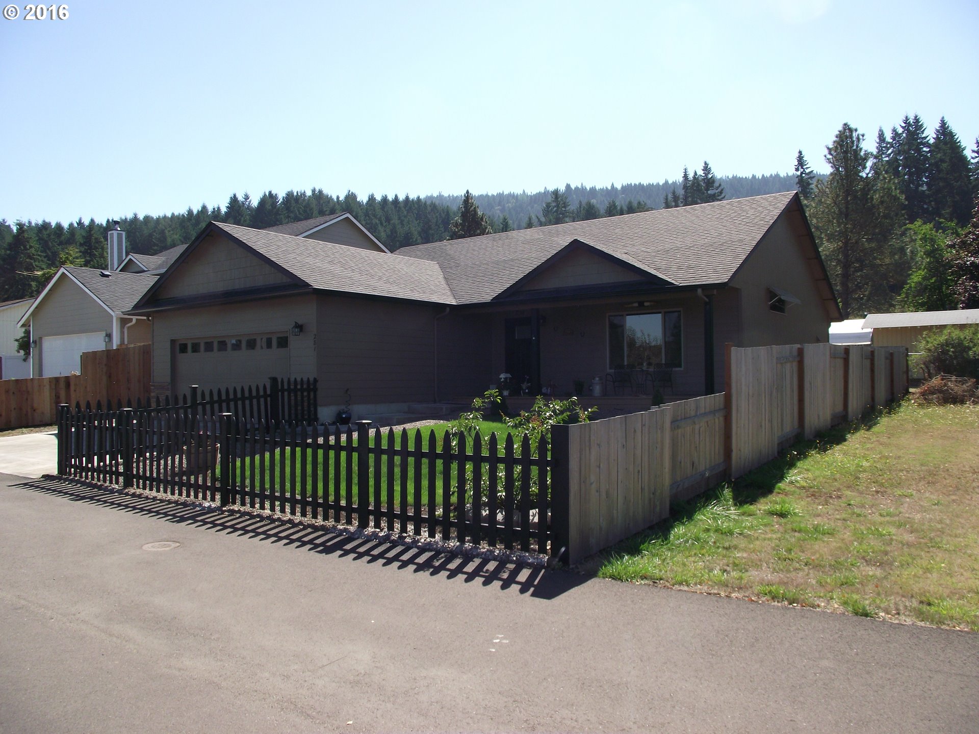 281 S 71st St, Springfield, OR 97478 photo 1
