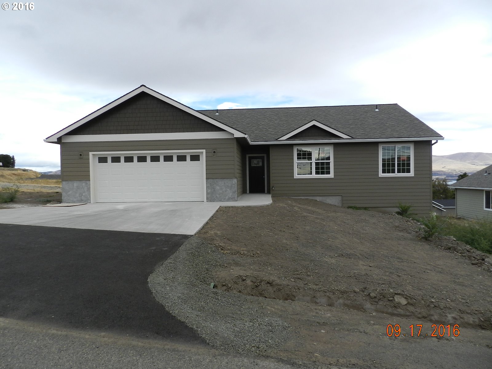 3115 E 13, The Dalles, OR 97058 photo 1