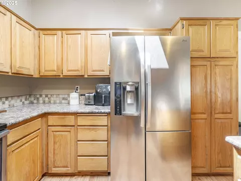 Kitchen - 1536 SE Condor Ave, Gresham, OR 97080 photo 7 of 7