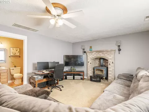 Living - 1536 SE Condor Ave, Gresham, OR 97080 photo 6 of 8