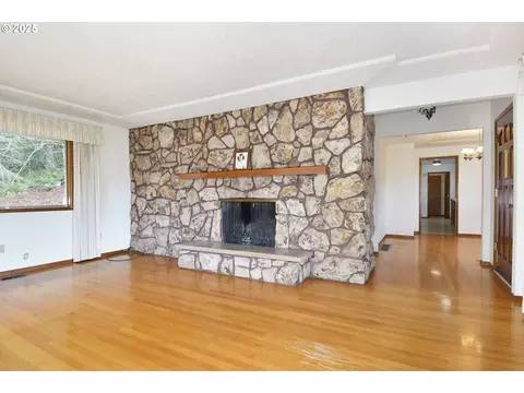 Living - 19955 SE Tillstrom Rd, Damascus, OR 97089 photo 2 of 2