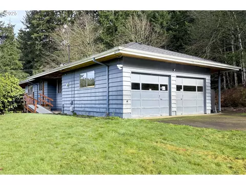 Exterior - 19955 SE Tillstrom Rd, Damascus, OR 97089 photo 5 of 17