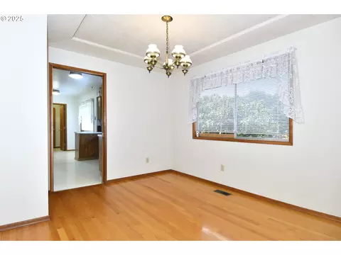 Dining - 19955 SE Tillstrom Rd, Damascus, OR 97089 photo 1 of 1