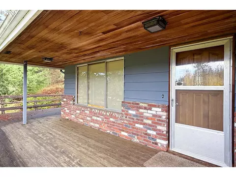 Exterior - 19955 SE Tillstrom Rd, Damascus, OR 97089 photo 8 of 17
