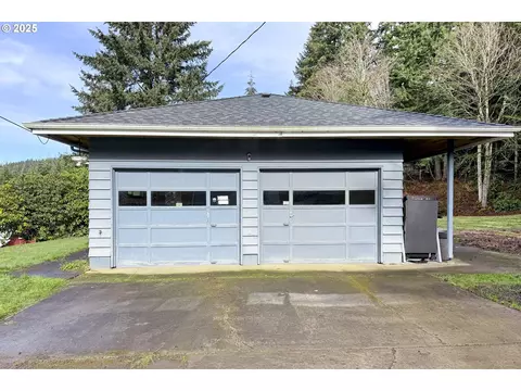 Exterior - 19955 SE Tillstrom Rd, Damascus, OR 97089 photo 4 of 17