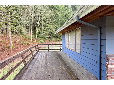 Exterior - 19955 SE Tillstrom Rd, Damascus, OR 97089 photo 9 of 17