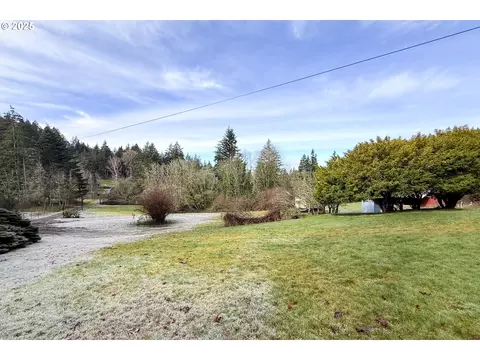 Exterior - 19955 SE Tillstrom Rd, Damascus, OR 97089 photo 14 of 17