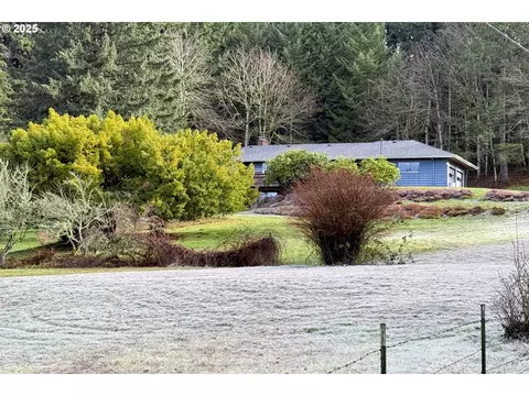 Exterior - 19955 SE Tillstrom Rd, Damascus, OR 97089 photo 2 of 17