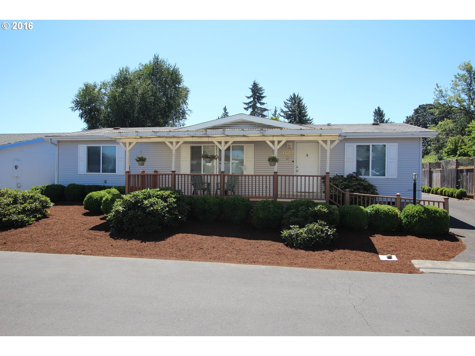 1667 Skipper Ave, Eugene, OR 97404 photo 1