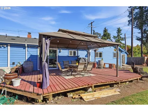Exterior - 4595 Daisy St, Springfield, OR 97478 photo 4 of 10