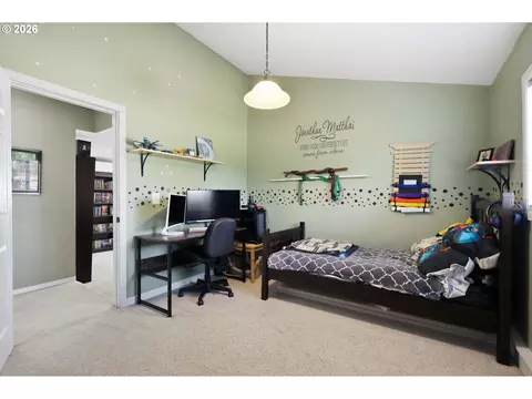Bedroom - 4595 Daisy St, Springfield, OR 97478 photo 5 of 5