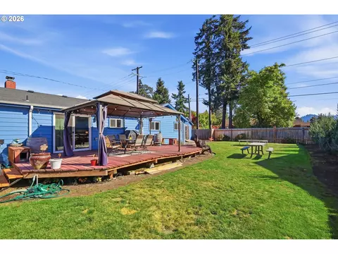 Exterior - 4595 Daisy St, Springfield, OR 97478 photo 7 of 10