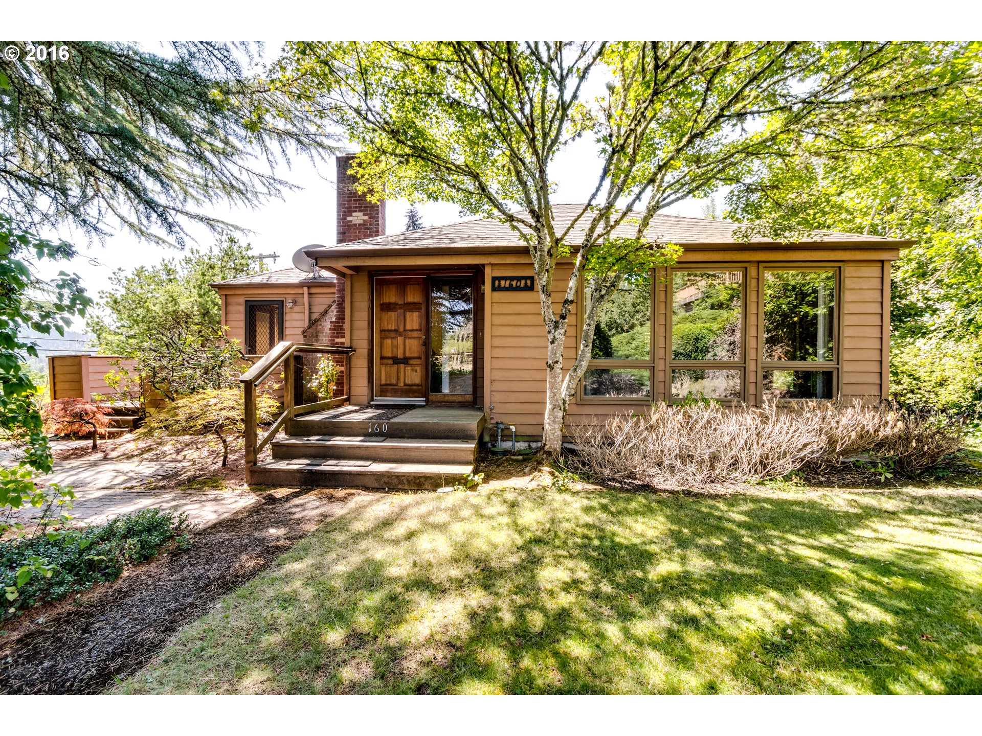 160 W 24th Pl, Eugene, OR 97405 photo 1