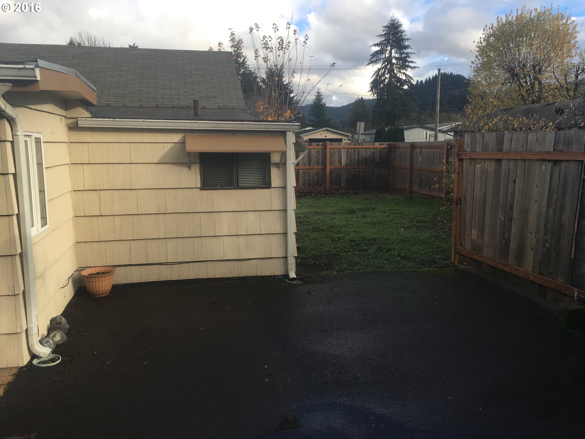 350 54th St, Springfield, OR 97478 photo 1