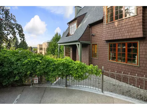 2535 NW Westover Rd #5, Portland, OR 97210