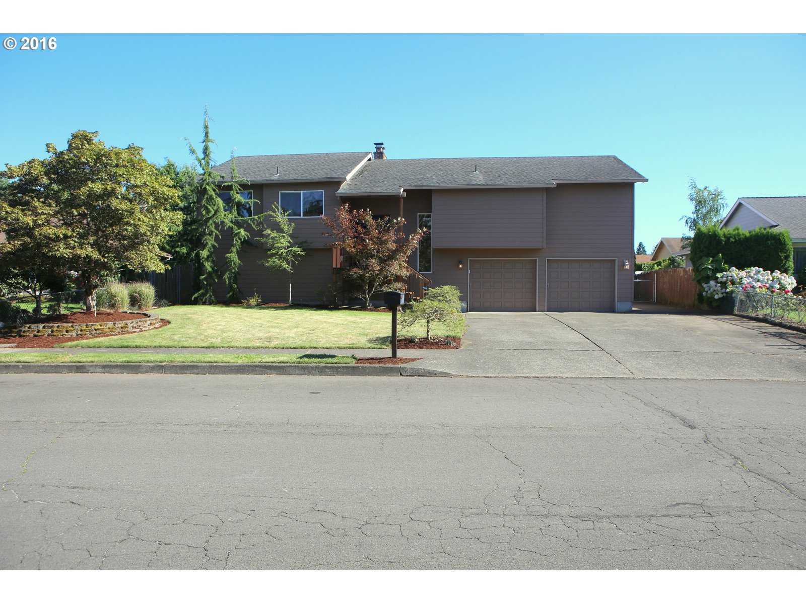 584 NE 25th St, Gresham, OR 97030 photo 1