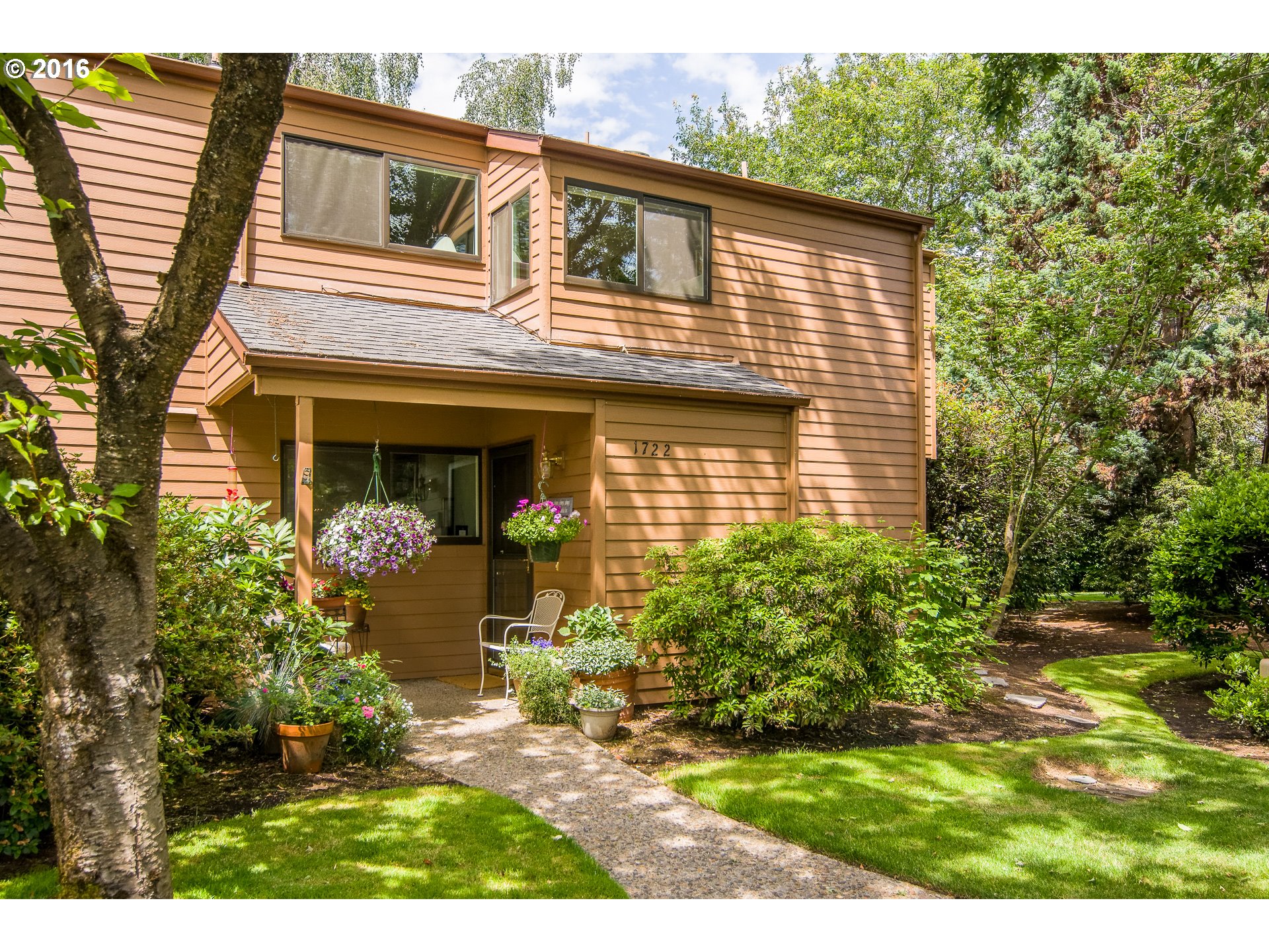 1722 Minda Dr, Eugene, OR 97401 photo 1