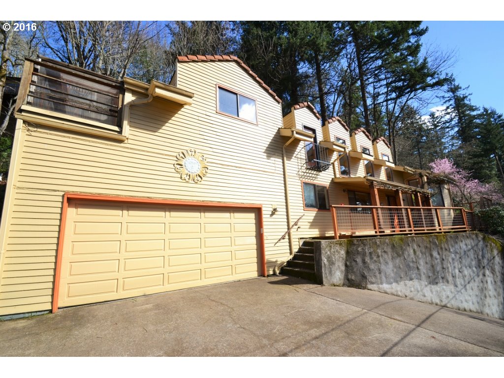 2745 Capital Dr, Eugene, OR 97403 photo 1