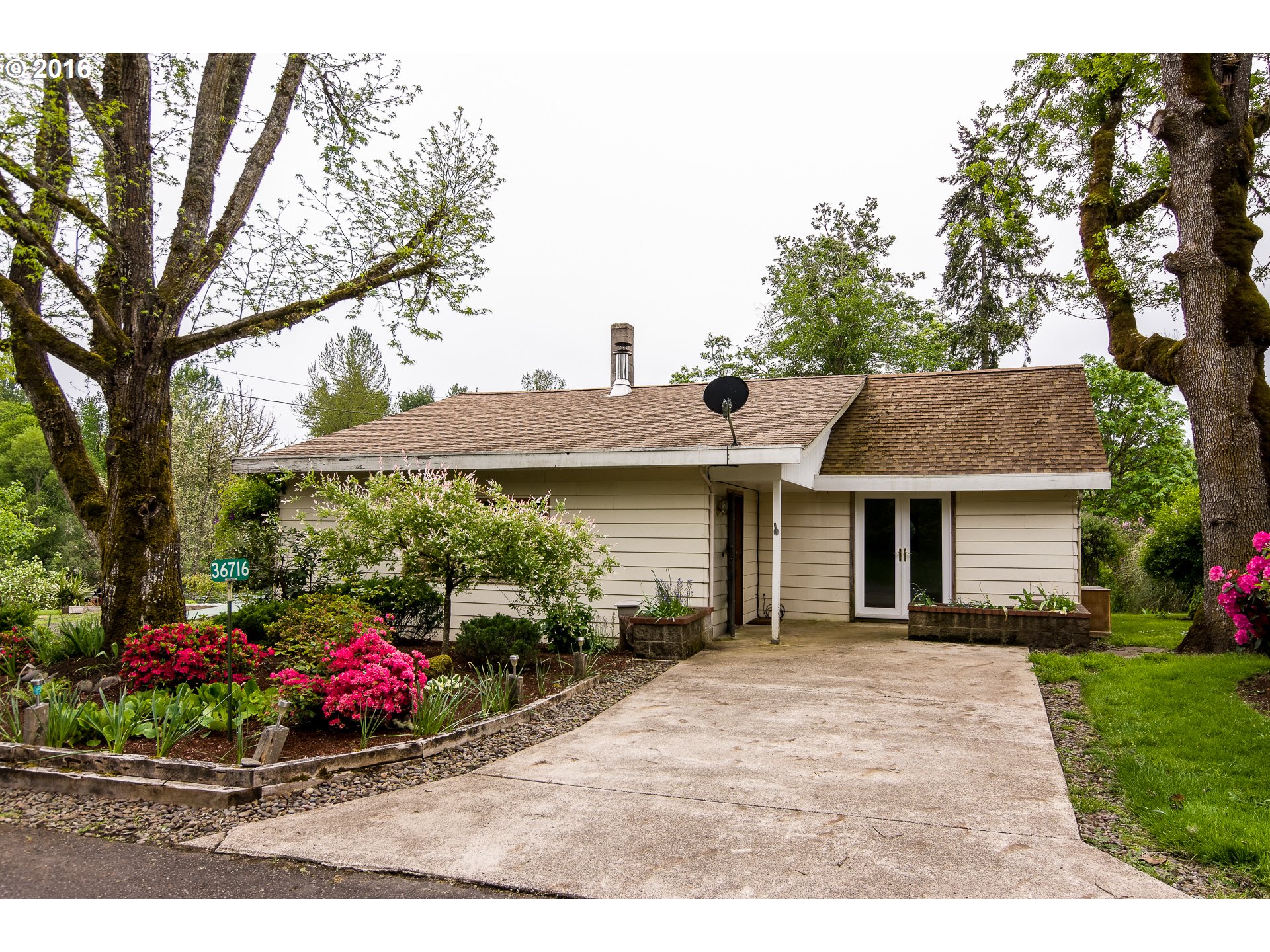 36716 Oak Point Rd, Springfield, OR 97478 photo 1