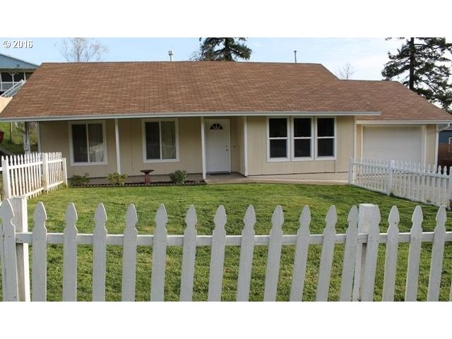 110 E Sixth Ave, Sutherlin, OR 97479 photo 1
