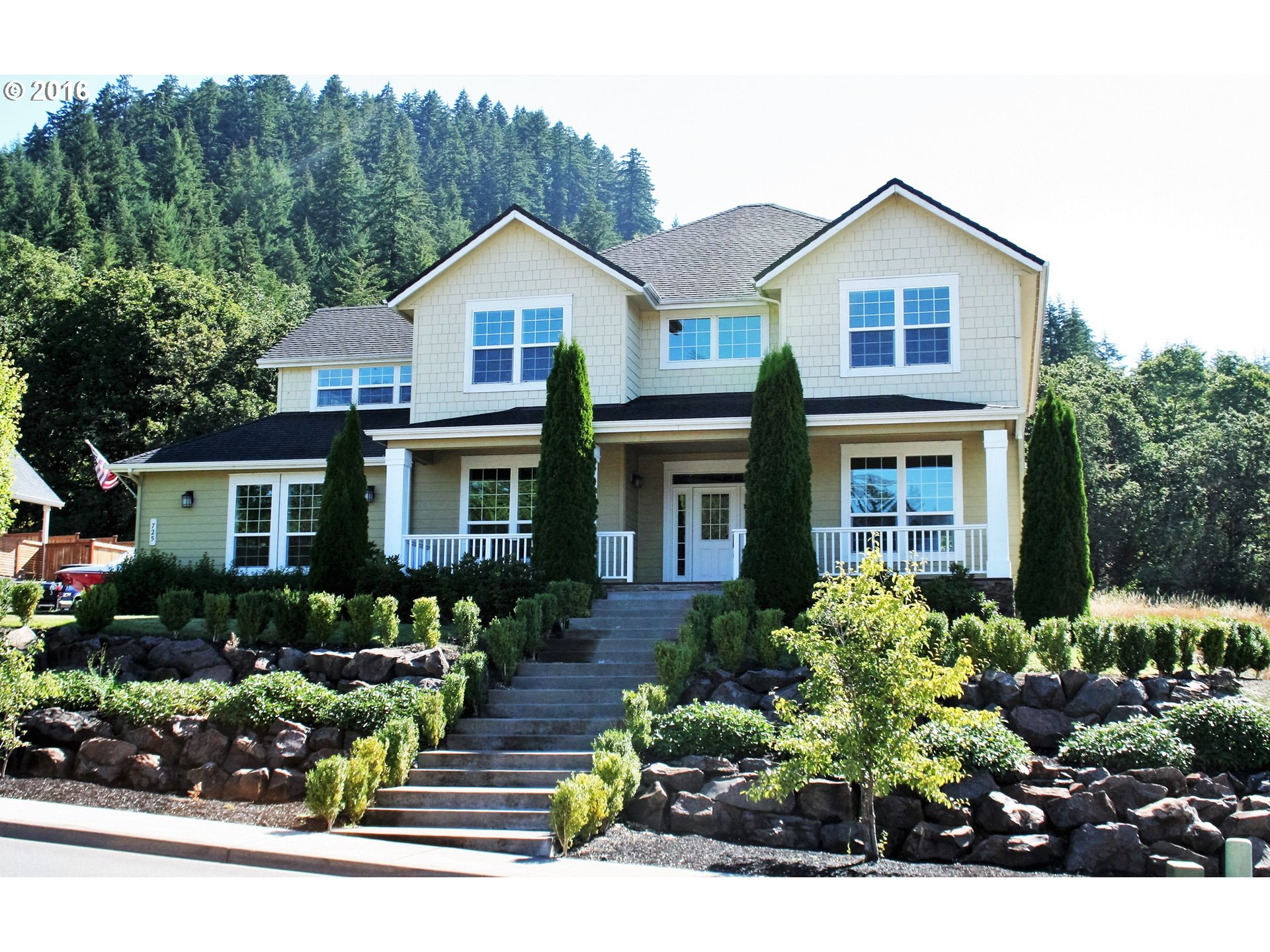 725 Mountaingate Dr, Springfield, OR 97478 photo 1