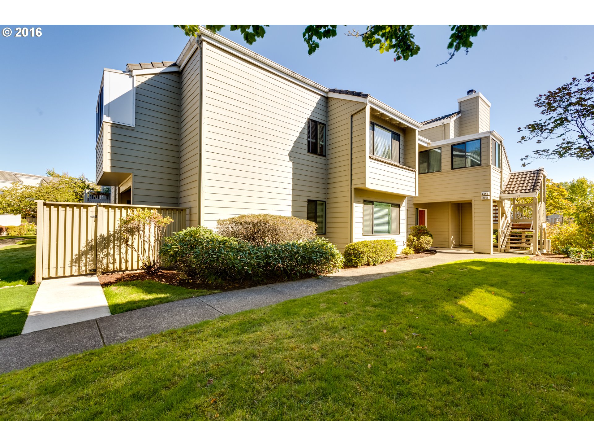 2145 Lake Isle Ct, Eugene, OR 97401 photo 1