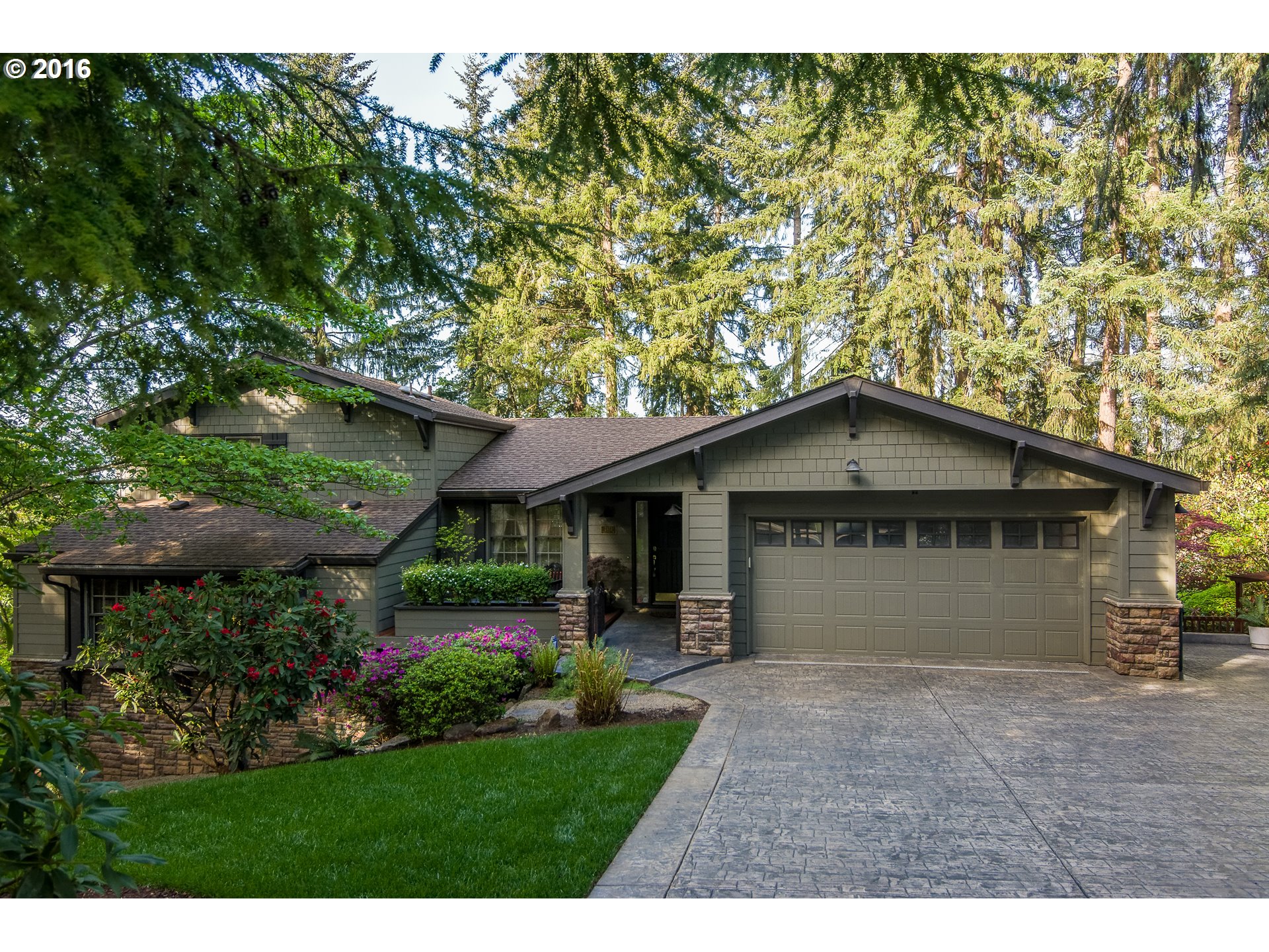 2423 Panorama Dr, Eugene, OR 97405 photo 1