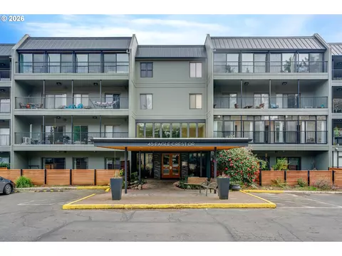 45 Eagle Crest Dr #311, Lake Oswego, OR 97035