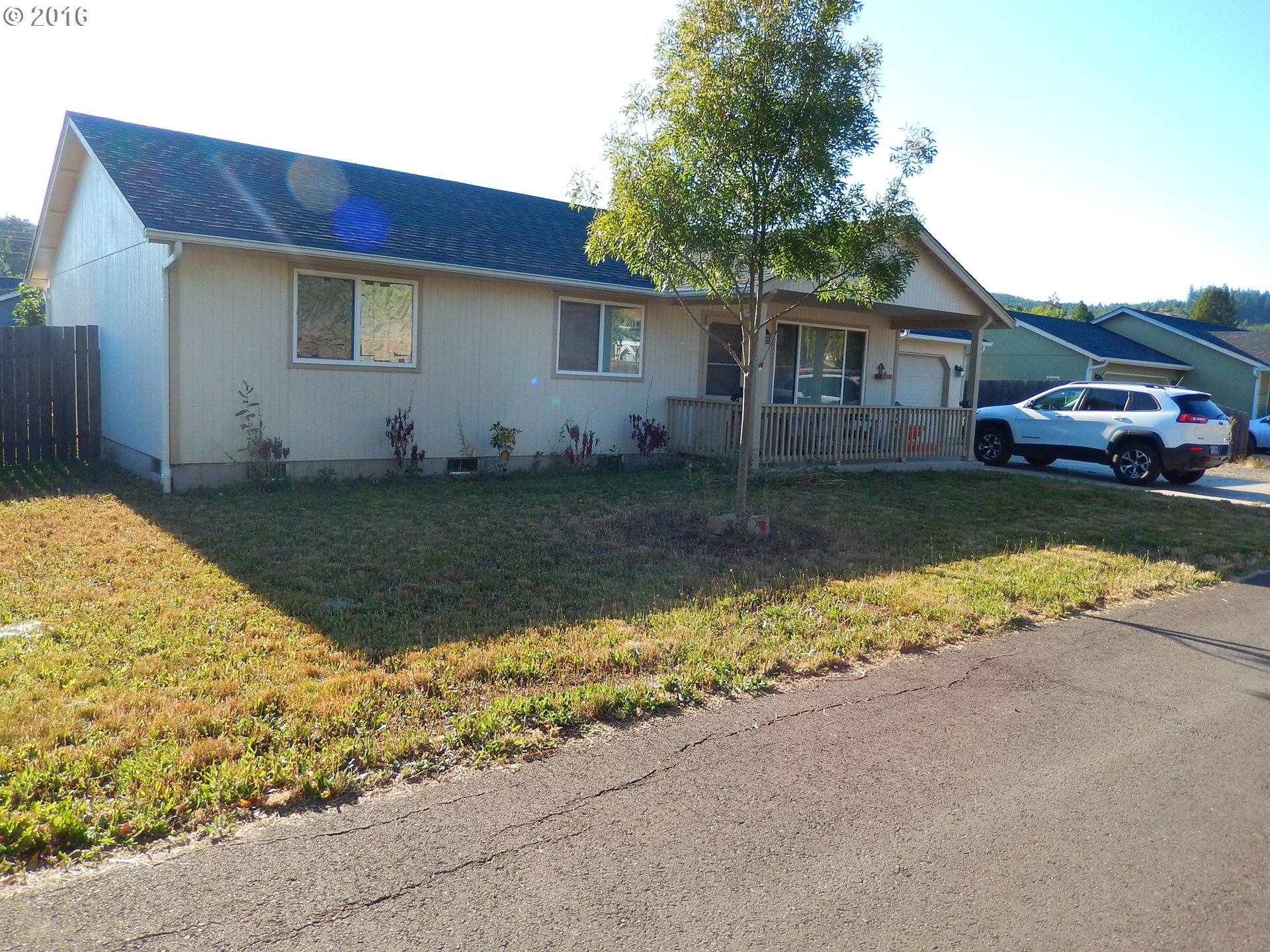 35 E 4th St, Lowell, OR 97452 photo 1