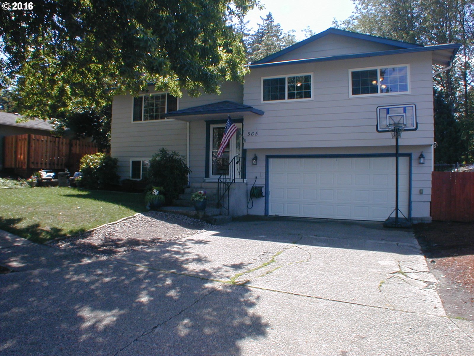 565 NE Scott Ave, Gresham, OR 97030 photo 1