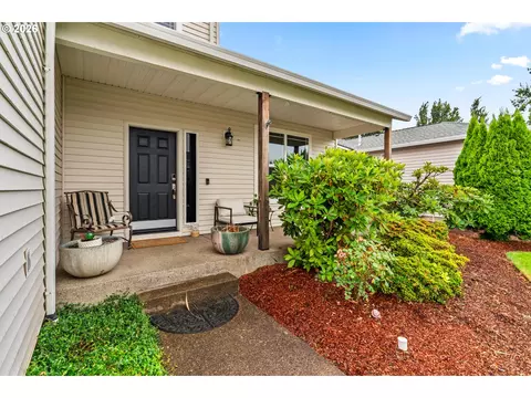 Exterior - 5524 Austin Way, Eugene, OR 97402 photo 3 of 10