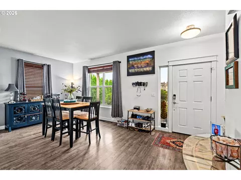 Entry Way - 5524 Austin Way, Eugene, OR 97402 photo 1 of 8