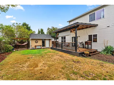 Exterior - 5524 Austin Way, Eugene, OR 97402 photo 8 of 10