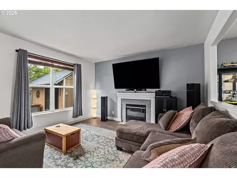Living - 5524 Austin Way, Eugene, OR 97402 photo 2 of 2