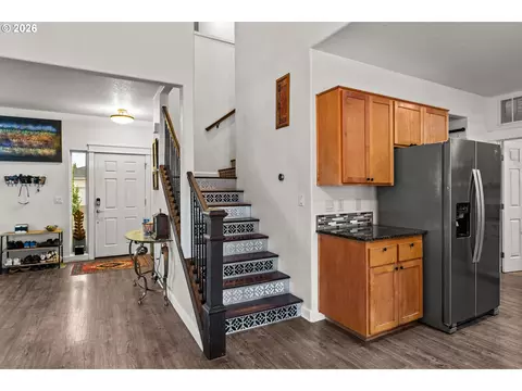 Entry Way - 5524 Austin Way, Eugene, OR 97402 photo 5 of 8