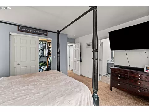 Bedroom - 5524 Austin Way, Eugene, OR 97402 photo 4 of 4