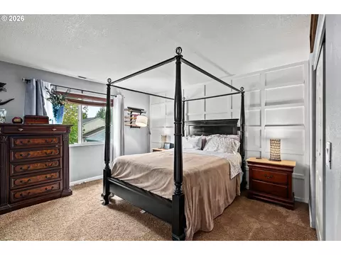 Bedroom - 5524 Austin Way, Eugene, OR 97402 photo 3 of 4