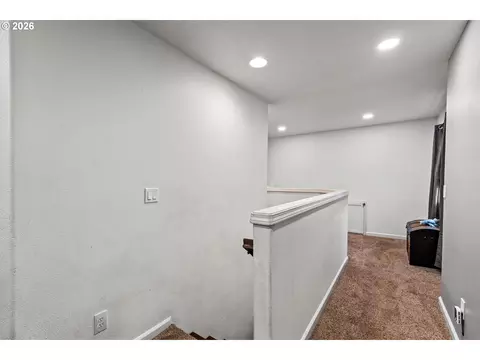 Entry Way - 5524 Austin Way, Eugene, OR 97402 photo 6 of 8