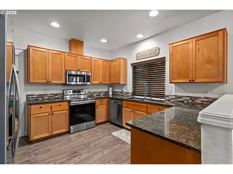Kitchen - 5524 Austin Way, Eugene, OR 97402 photo 1 of 2