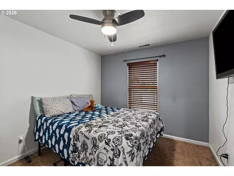 Bedroom - 5524 Austin Way, Eugene, OR 97402 photo 1 of 4