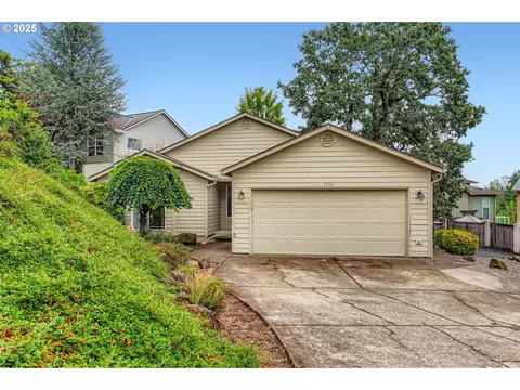 1744 N 10th St, Washougal, WA 98671
