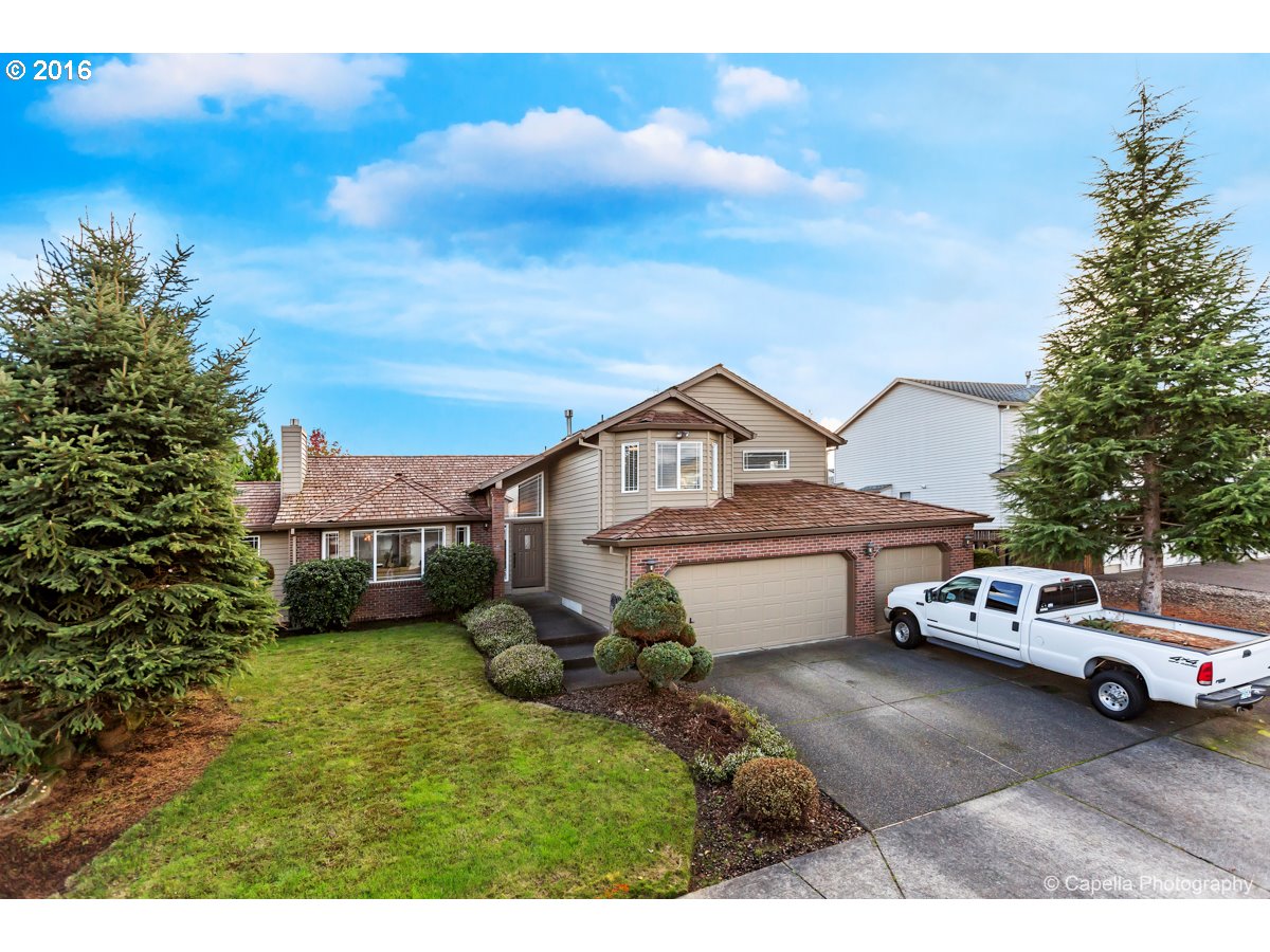 2828 SW Royal Way, Gresham, OR 97080 photo 1