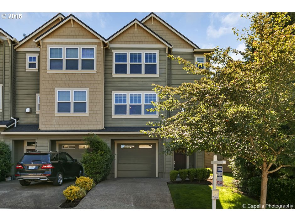 2225 Saint Moritz Loop, West Linn, OR 97068 photo 1