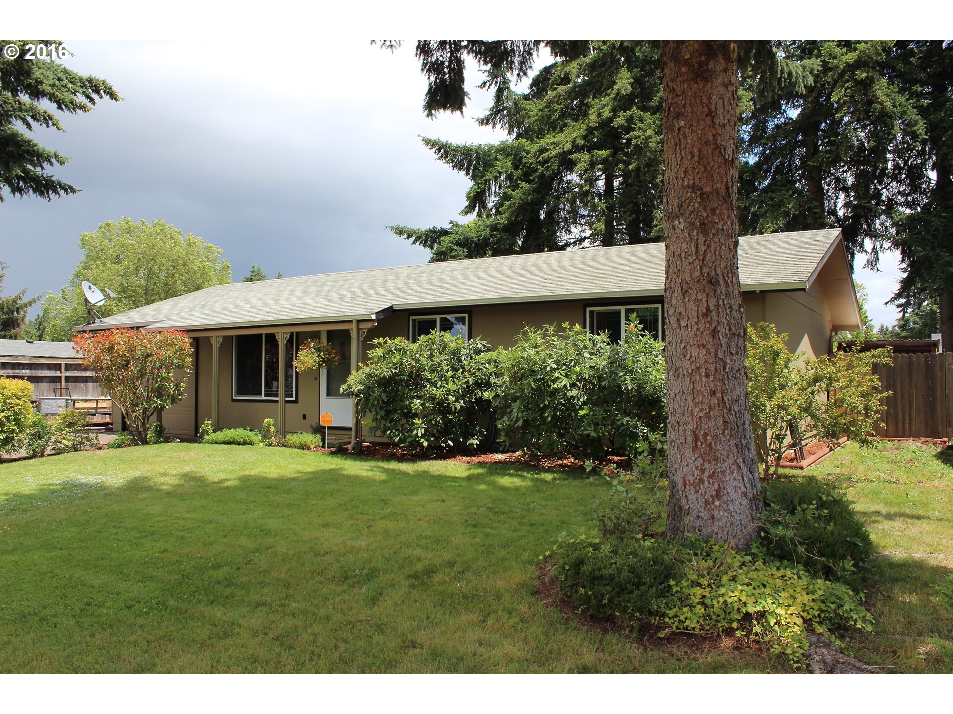 2487 Canterbury St, Eugene, OR 97404 photo 1